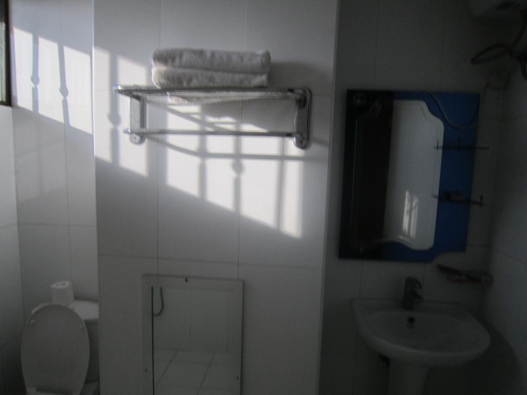 Donsuite Hotel Dar es Salaam Habitación foto